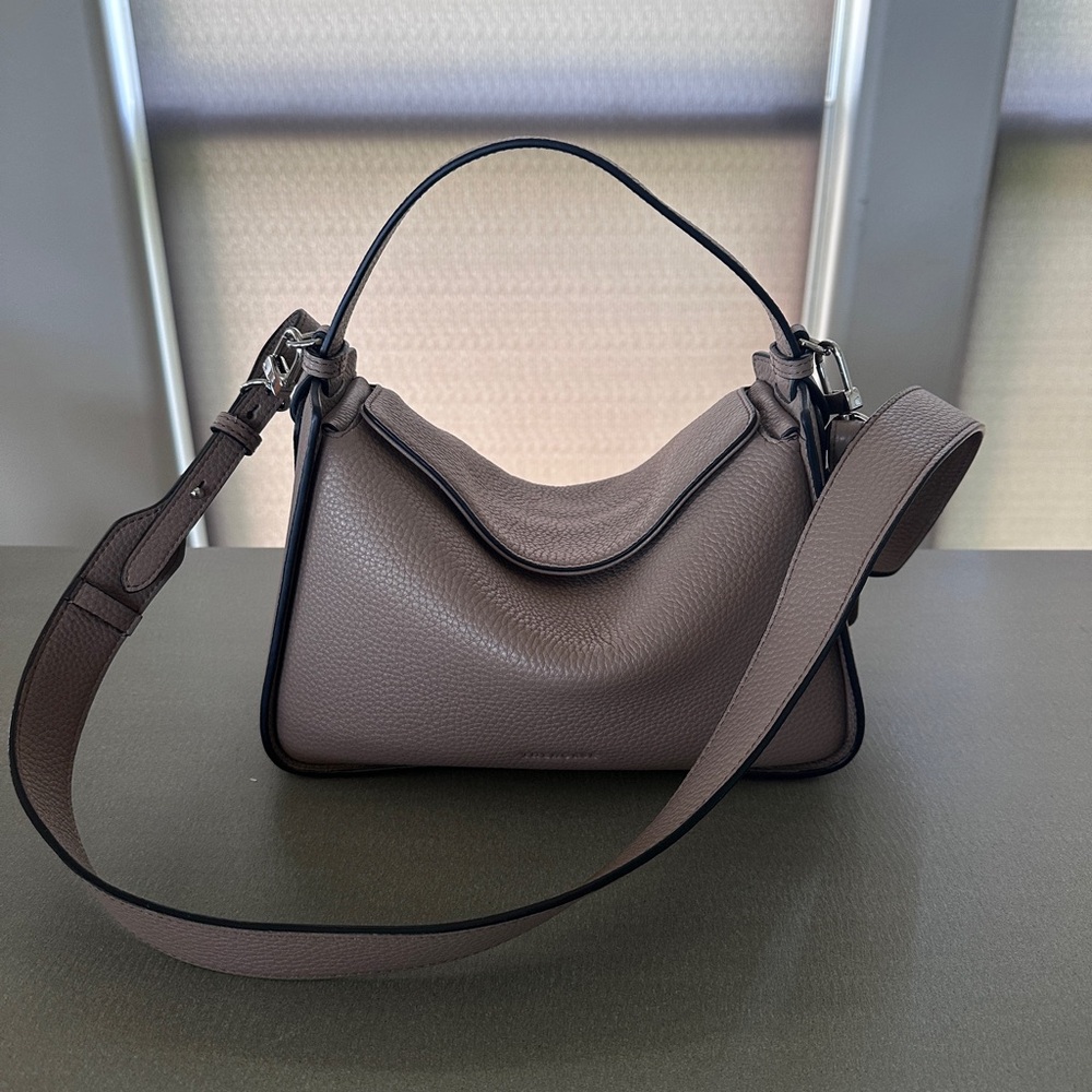 The Horse Brown Crossbody Bag Timeless Leather Design